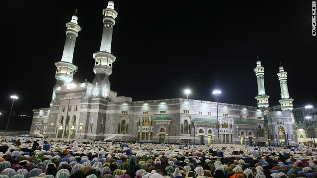 Muslim women pray Sunday outside Mecca's Grand Mosque.