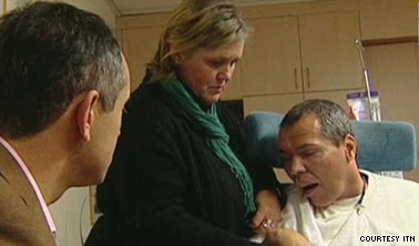 Trapped 'coma' man: How was he misdiagnosed?