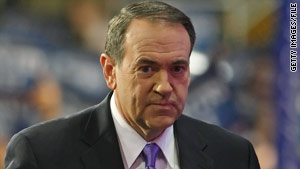 Mike Huckabee says reports that he had pardoned Maurice Clemmons or set him free were erroneous.