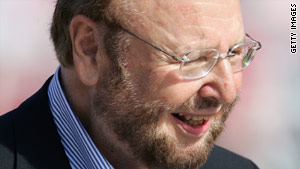 Malcolm Glazer is the man to lead Manchester United to success according to Roy Cummings of the Tampa Tribune.