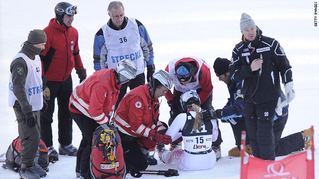 Vonn receives attention after taking a nasty fall in a giant slalom in Lienz.