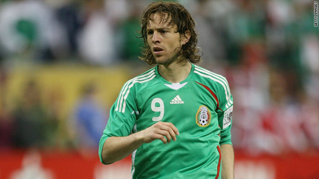 De Nigris played 16 times for Mexico and was playing for Larissa in Greece when he died.