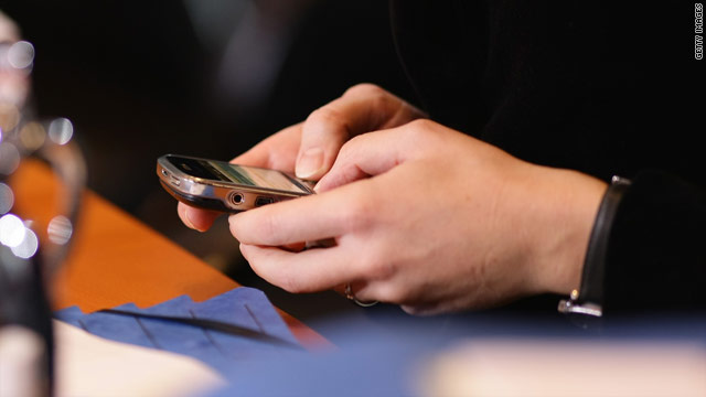 Researchers say it isn't the amount of e-mail you get, but what you do with it that determines workplace anxiety.