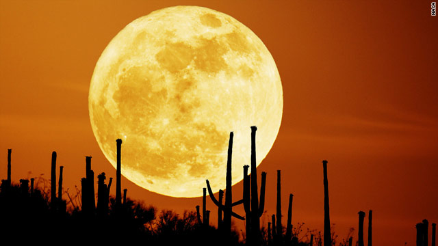 The last day of summer 2010 in the Northern Hemisphere coincides with a full moon.