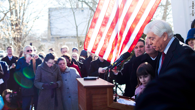 Sen. Christopher Dodd announces he won't seek reelection at a press conference at his home in East Haddam, Ct.