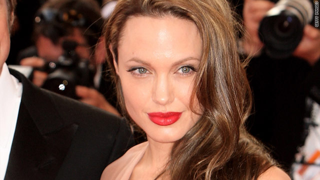 Angelina Jolie has been cast to play Kay Scarpetta but fans of the book series claim she doesn't fit the description.