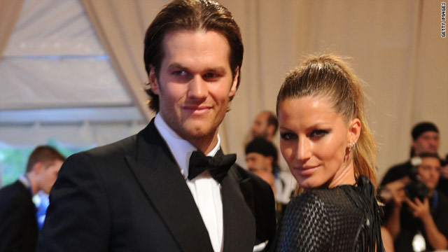 Gisele B�ndchen and Tom Brady got married in a tiny ceremony in Santa Monica.