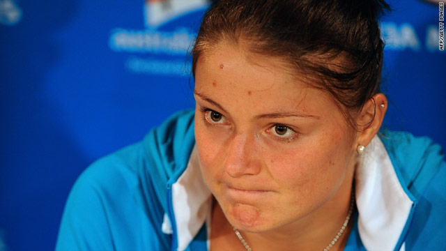Russian tennis star Dinara Safina is battling to overcome a long-term back problem.