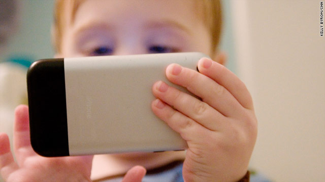 Parents use smartphones as kids' toys