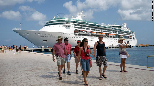 A glut of ships sailing the Mexican Riviera means low prices this year, a cruise expert said.