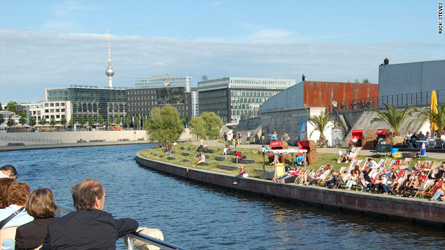 A sightseeing cruise along the Spree River is a great way to see Berlin and watch its residents at play.