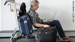 story.airport.laptop.afp.gi.jpg
