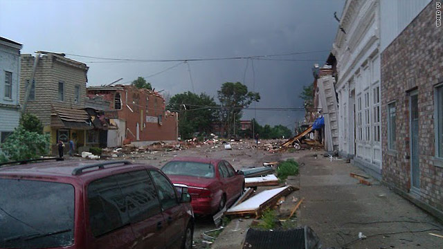 Tornado touches down in central Illinois