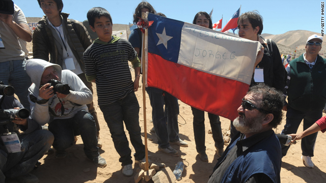 Freed Chilean miners return to 'Camp Hope' for Mass