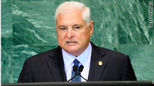 Panama President Ricardo Martinelli asked the United States for help with phone tabs, Wikileaks reports.