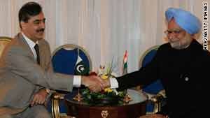 India's Manmohan Singh (right) and his Pakistani counterpart Yousuf Raza Gilani met last year in Egypt.