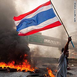 More Bangkok deaths as Thai PM warns of civil war