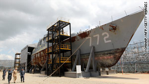 U.S. troops get a look at the wreck of the South Korean warship Cheonan a week ago.