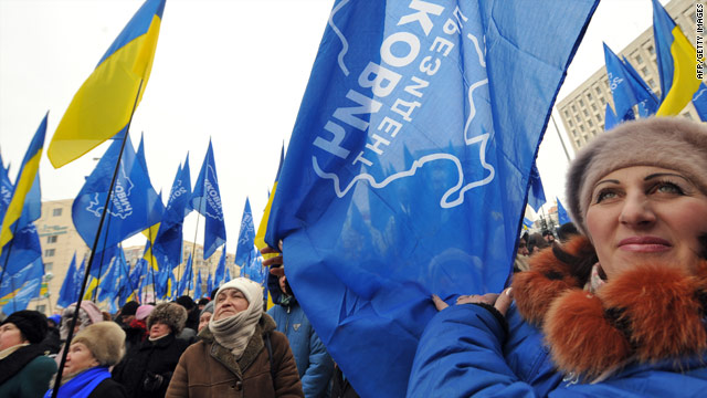 Supporters of Presidential candidate Viktor Yanukovich rally in front of the Central Election Commission in Kiev.