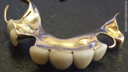 Churchill's false teeth sell for $23,000