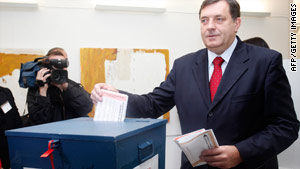 Bosnian Serb presidential hopeful Milorad Dodik casts his ballot in Banja Luka on October 3, 2010.