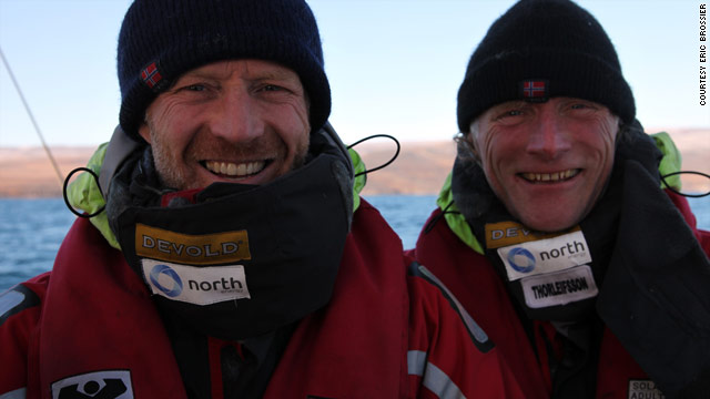 The crew of the "Northern Passage" circled the North Pole in three and a half months.