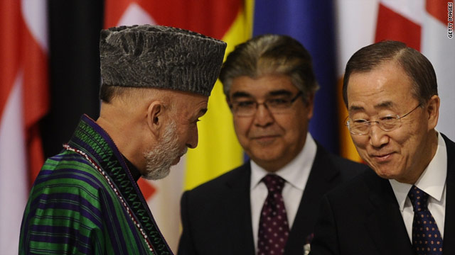 t1larg.karzai.nato.gi.jpg