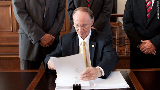 Justice Department challenges Alabama's immigration law Justice Department challenges Alabama's immigration law