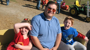 John Memmer with his children, Jeannette and Alex, before his weight loss.