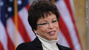 Obama adviser Valerie Jarrett reportedly mistook a top general for a waiter at a dinner.
