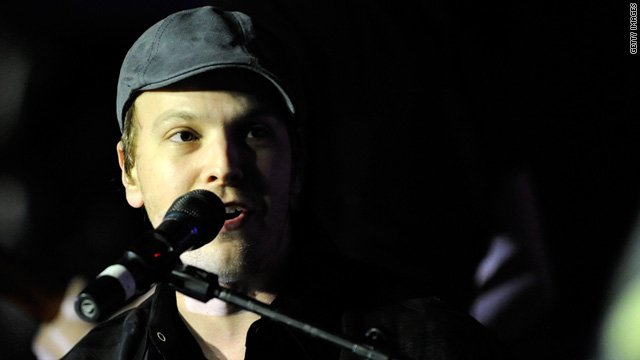 No arrests have been made, but New York police are investigating the assault of singer Gavin DeGraw.