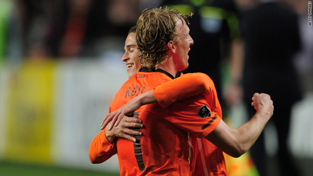 Dirk Kuyt celebrates his goal as Netherlands edged an eight-goal thriller against Hungary in Amsterdam.