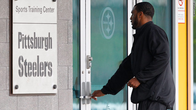 Ryan Mundy of the Pittsburgh Steelers reports to the team's training facility on Friday, before the court ruling was announced.