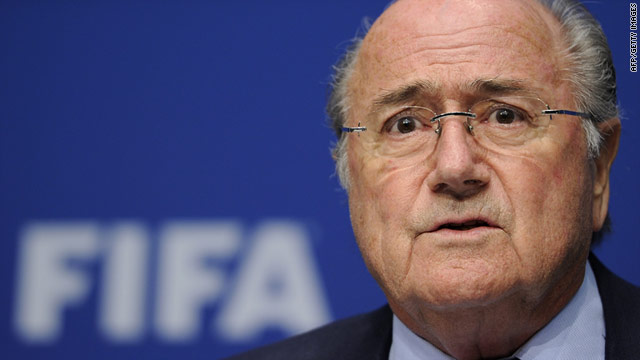 FIFA president Sepp Blatter has been widely criticized for failing to address questions about corruption at a press conference.
