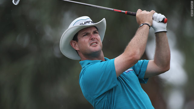 Rory Sabbatini held on to claim victory in the Honda Classic despite a late charge from Korean YE Yang.