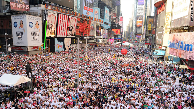 New York City Draws 48 7 Million Tourists In 2010