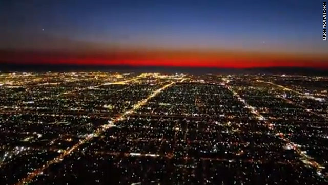 The latest cockpit-view video shows a stunning approach to Los Angeles International Airport in California.