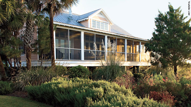 The Cottages on Charleston Harbor are a 10-minute drive from downtown with waterfront Lowcountry views.
