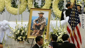 http://i.cdn.turner.com/cnn/2011/US/02/04/arlington.vietnam/story.vangpao.afp.getty.jpg