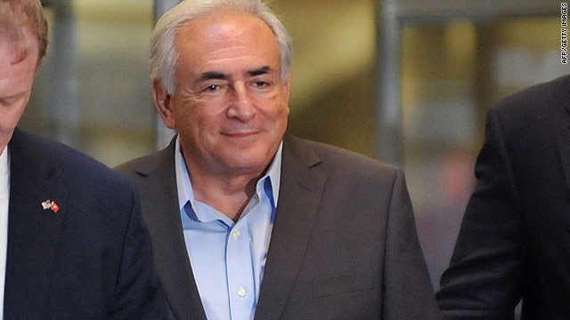 Dominique Strauss-Kahn se muda a una "celda" con cine, spa y un bar