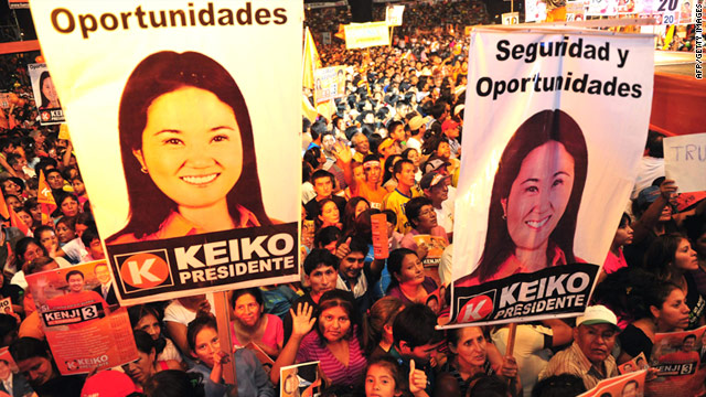 Hundreds gather waiting the arrival of congresswoman Keiko Fujimori at a April 7 rally.  Fujimori is the daughter of jailed former Peruvian president (1990-2000), Alberto Fujimori.