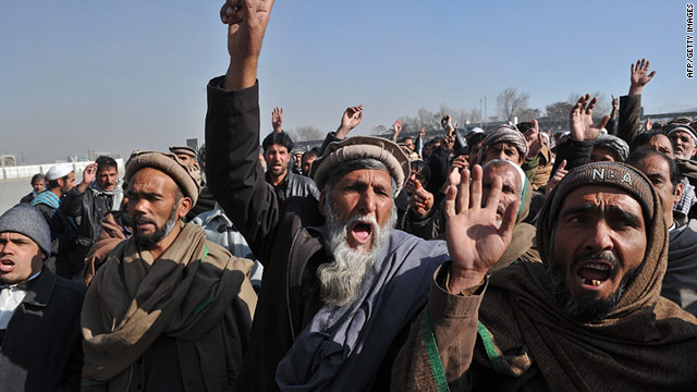 Karzai accepts lawmakers' plan to end standoff