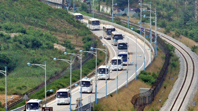 South Korean transporting tourists back to Seoul from North Korea's Kumgang resort on July 13, 2008.