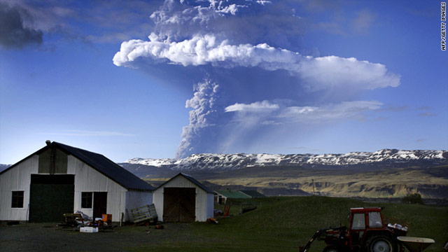 A cloud of smoke and ash rises over the Grimsvotn volcano in Iceland on Saturday.