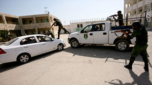 Palestinian security forces training in March - a report says Palestinian journalists are finding it difficult to do their job.
