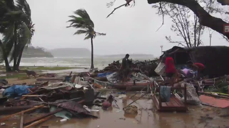 Aid workers scramble to help Cyclone Pam victims