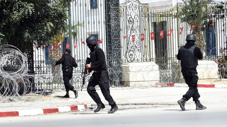 Hunt for suspects behind Tunis terror attack