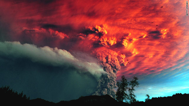 Puyehue volcano erupts in Chile