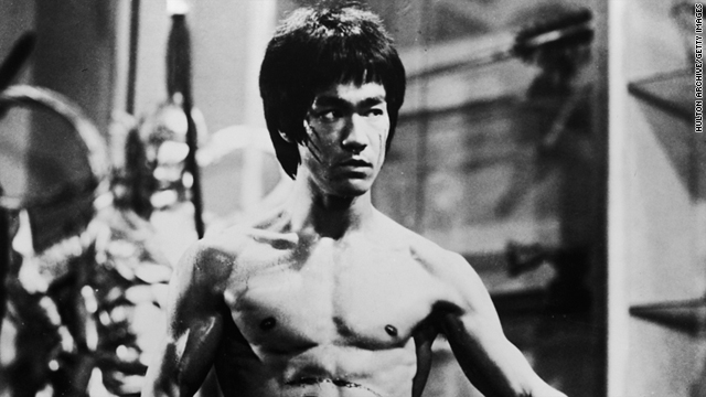 Bruce Lee memorabilia goes to auction