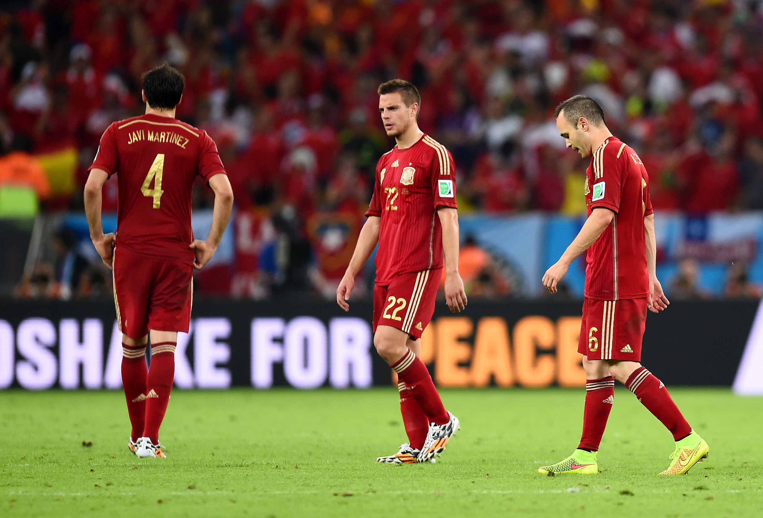 كأس العالم 2014 اسبانيا حاملة اللقب تودع المونديال بعد خسارتها أمام التشيلي بهدفين دون رد - CNNArabiccom